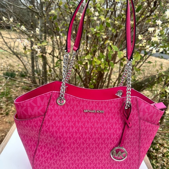 Michael Kors Jet set large chain shoulder tote Dragonfruit mk logo - Picture 1 of 16